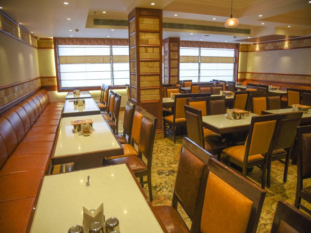 Bharawan Clarks Inn Express Amritsar Exterior photo